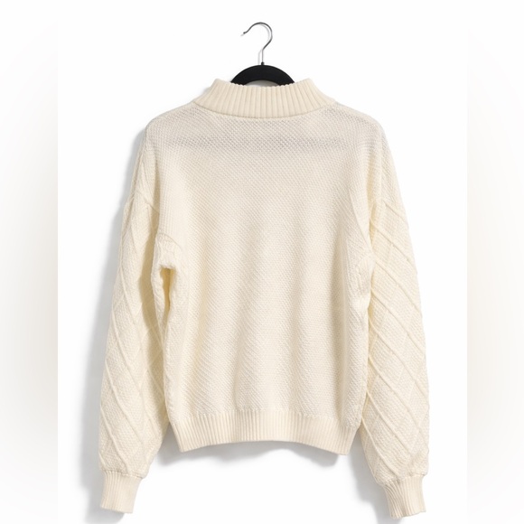 ✨ Cream Cable Knit Women's Sweater ✨ - Picture 3 of 5